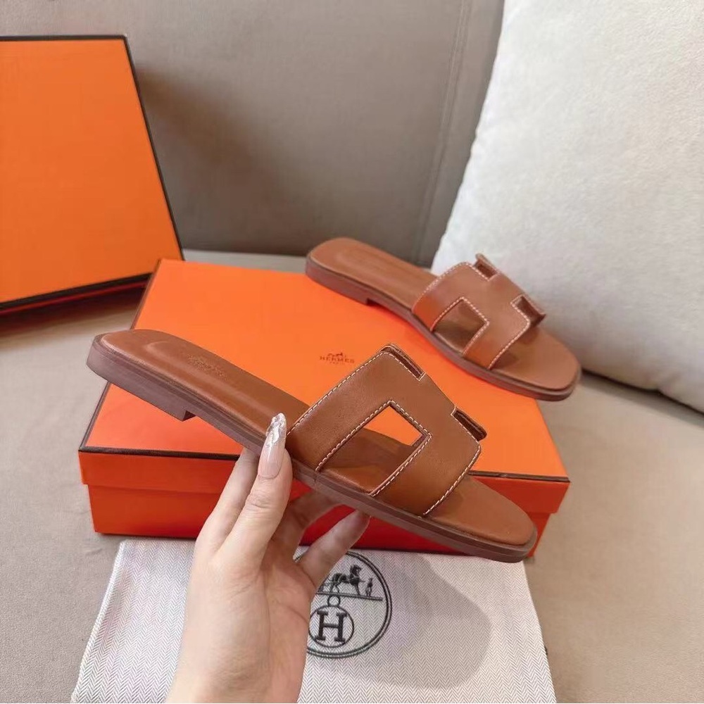 Hermes Iconic Oran Brown Slide Sandals - Picture 6 of 6
